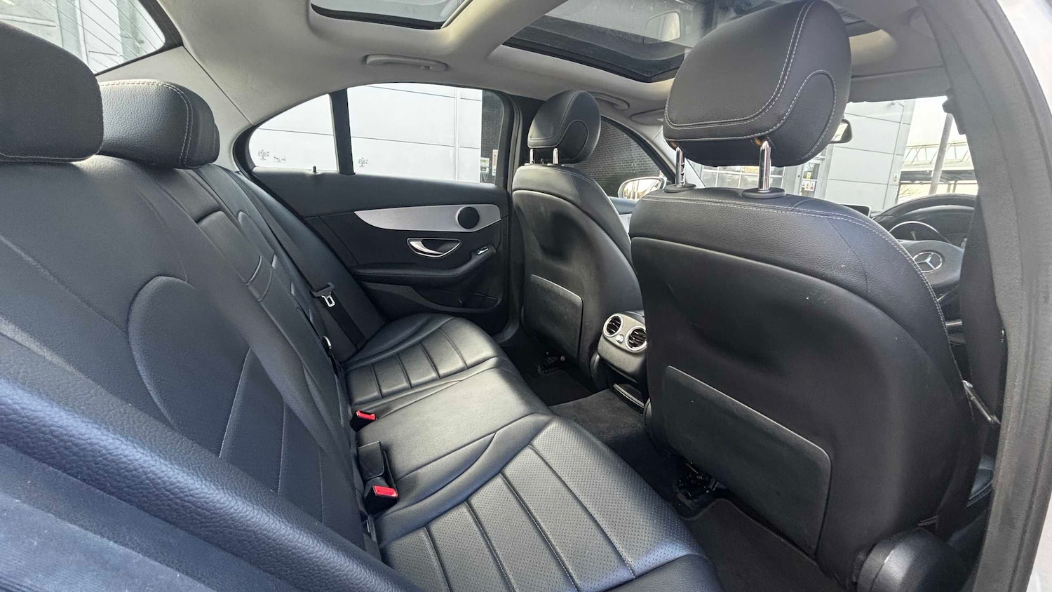 Used Mercedes-Benz C Class 2018 for sale - 76191991: Photo 5