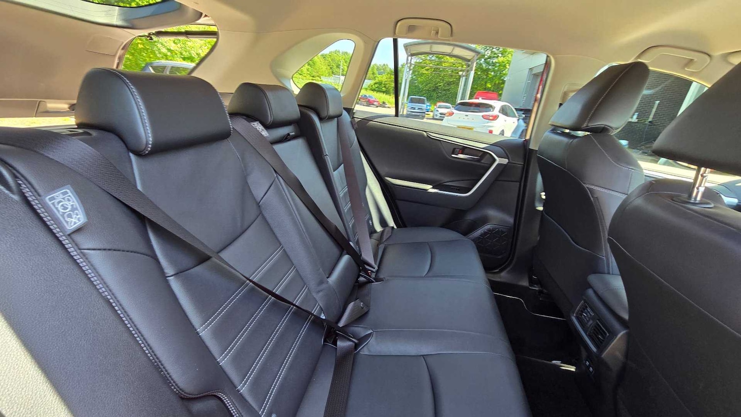 Used Toyota RAV4 2022 for sale - 76916163: Photo 15