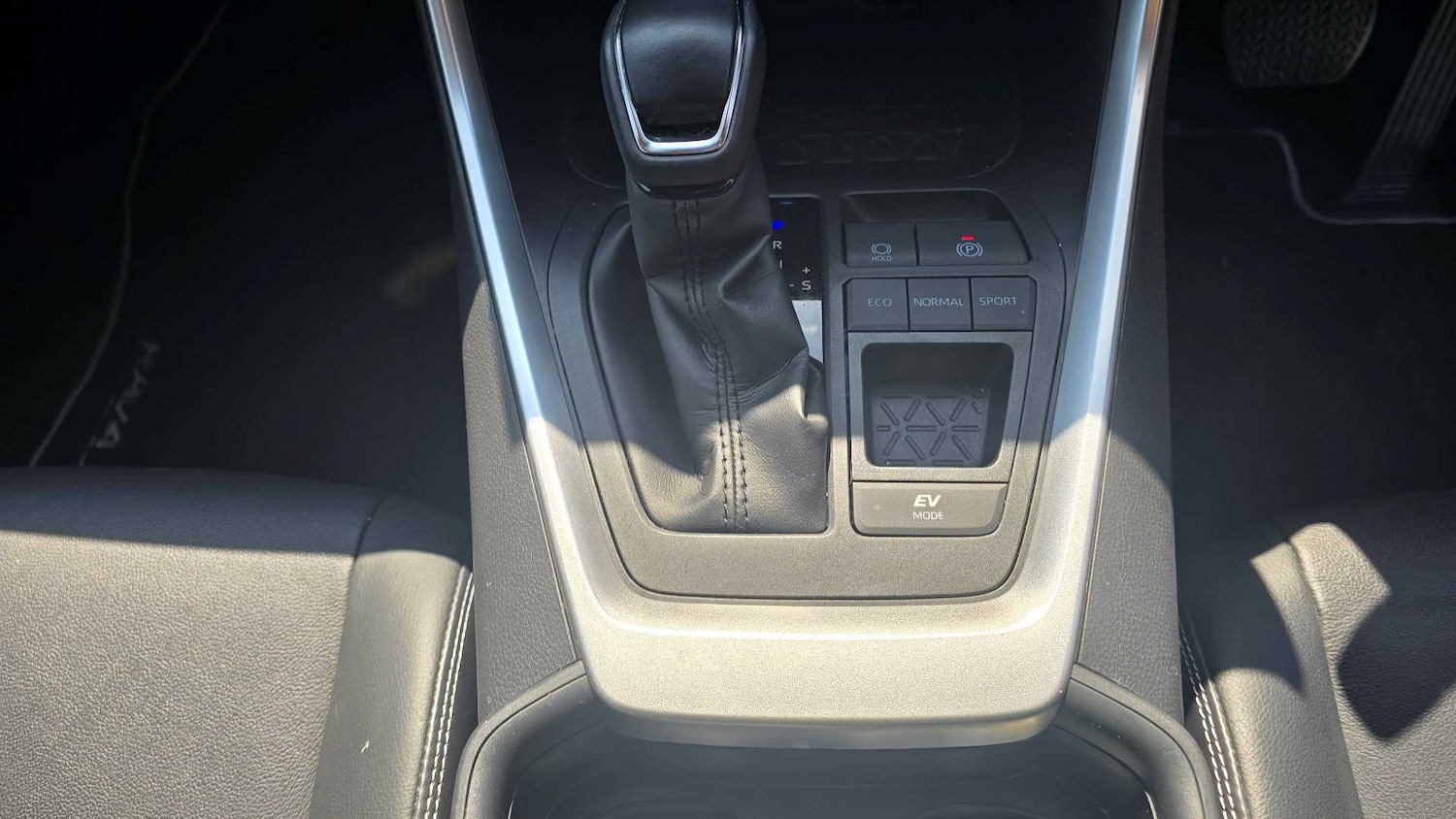 Used Toyota RAV4 2022 for sale - 76916163: Photo 31