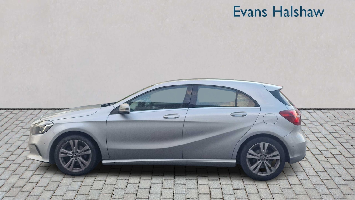 Used Mercedes-Benz A-Class 2017 for sale - 76501800: Photo 4