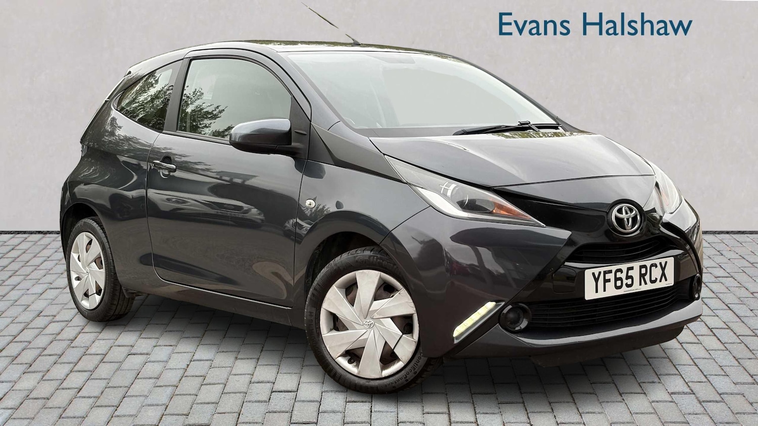 Used Toyota AYGO 2015 for sale - 76319050: Photo 1