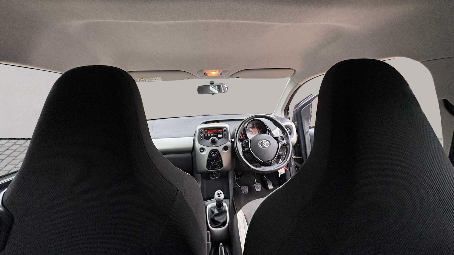 Used Toyota AYGO 2015 for sale - 76319050: Photo 11