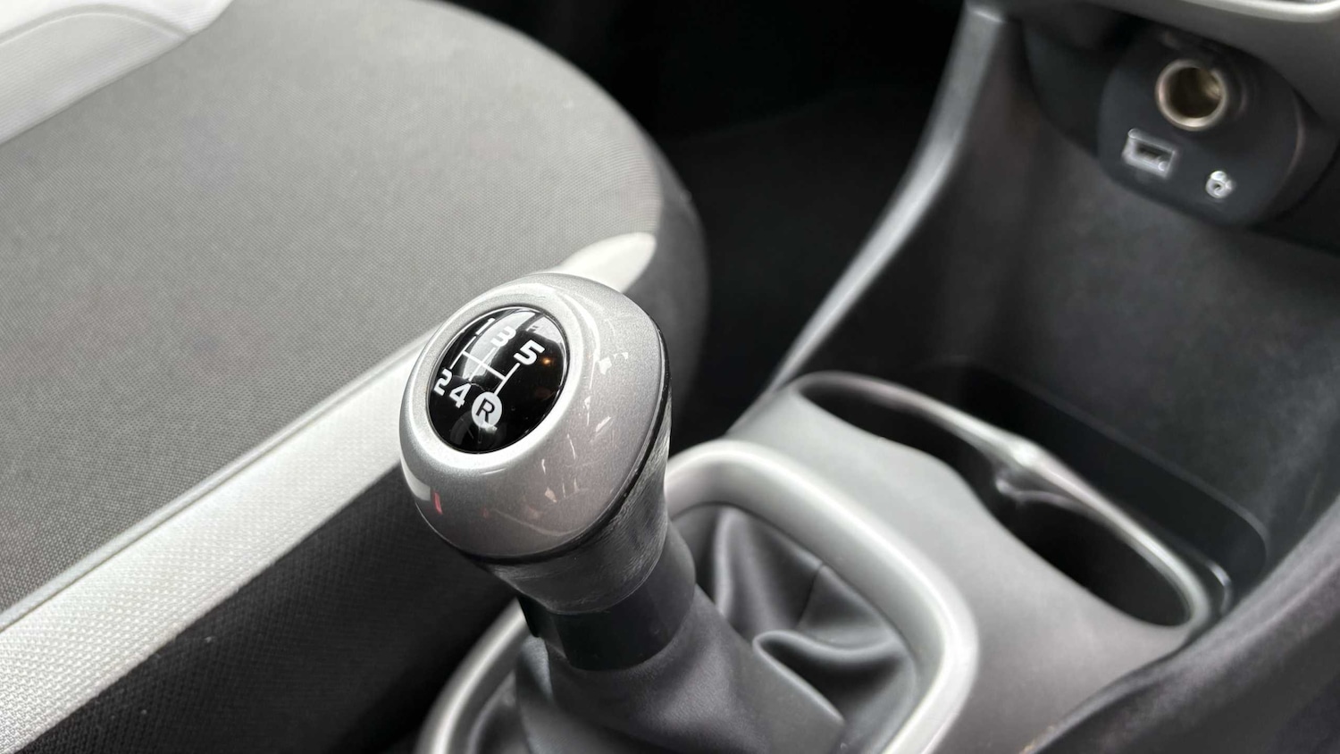 Used Toyota AYGO 2015 for sale - 76319050: Photo 16