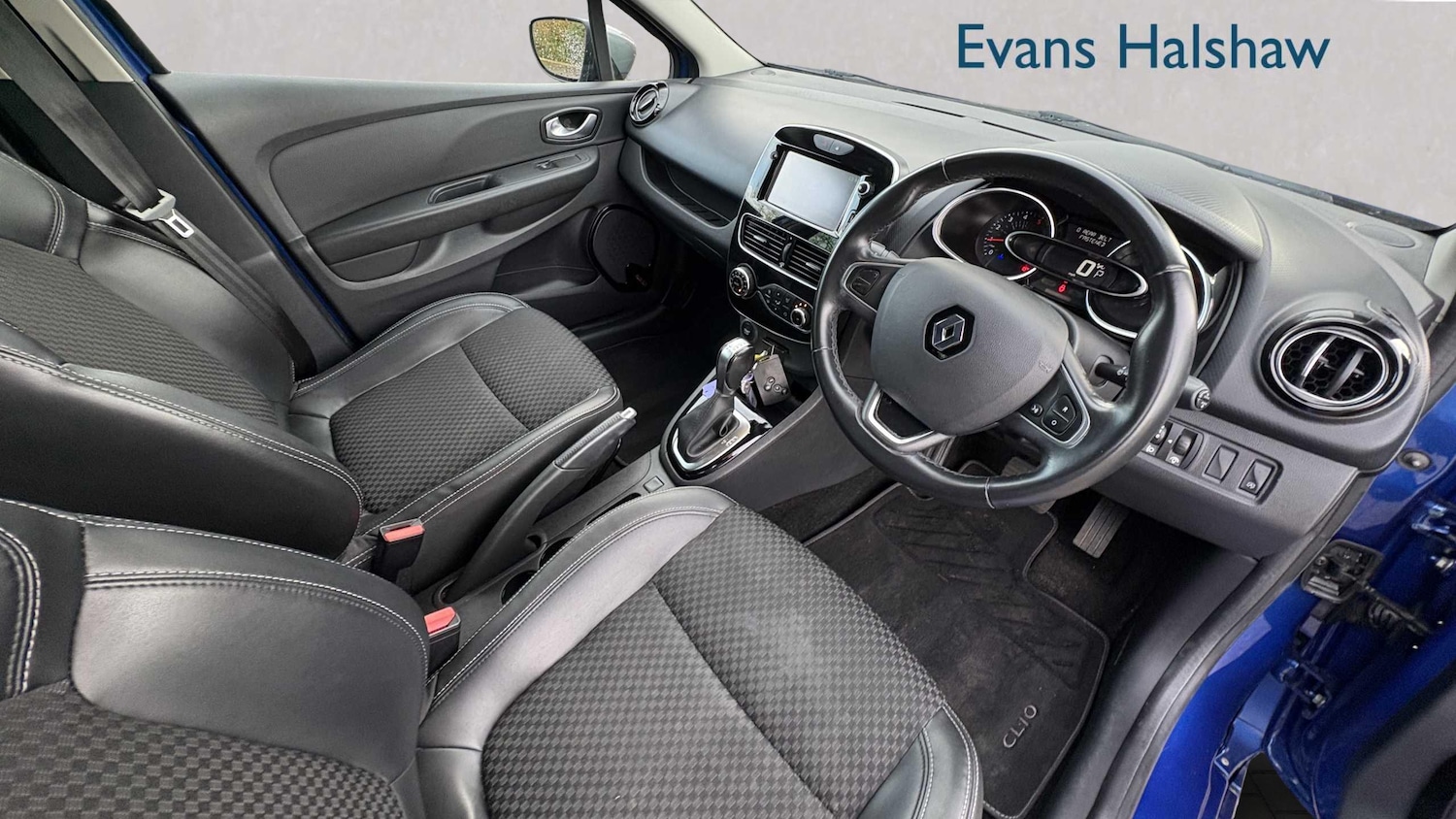 Used Renault Clio 2018 for sale - 76842905: Photo 11