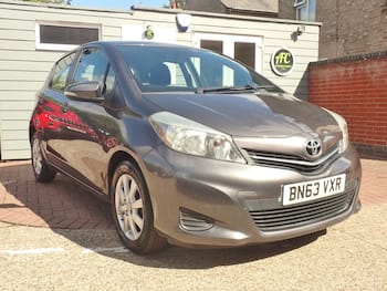 Used Toyota Yaris 2013 for sale - 79667198: Photo