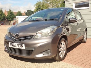 Used Toyota Yaris 2013 for sale - 79667198: Photo