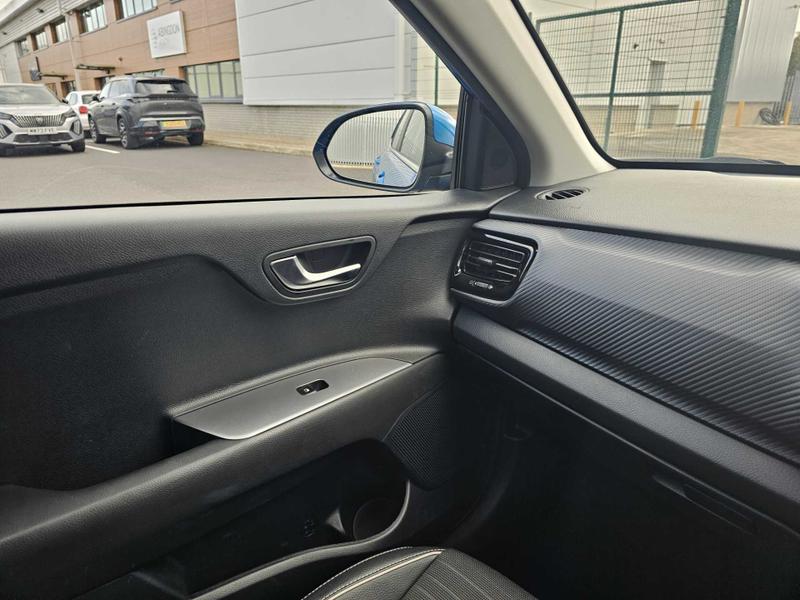 Used Kia Stonic for sale - 75995309: Photo 39