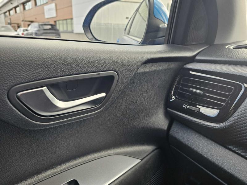 Used Kia Stonic for sale - 75995309: Photo 40
