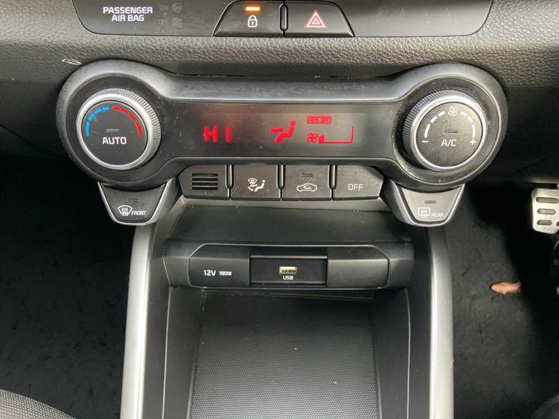 Used Kia Stonic 2024 for sale - 76640964: Photo 12