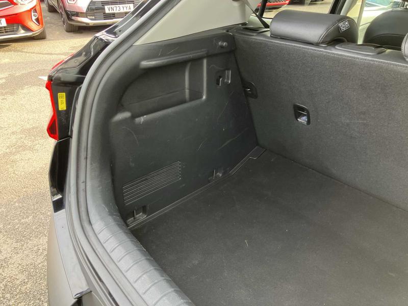 Used Kia Stonic 2024 for sale - 76640964: Photo 26