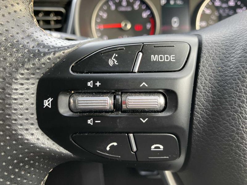 Used Kia Stonic 2024 for sale - 76640964: Photo 3