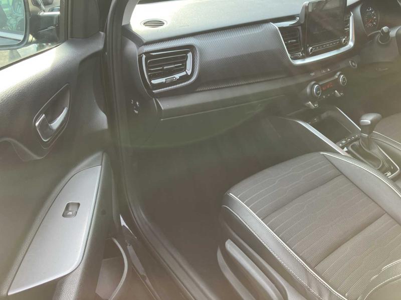 Used Kia Stonic 2024 for sale - 76640964: Photo 30