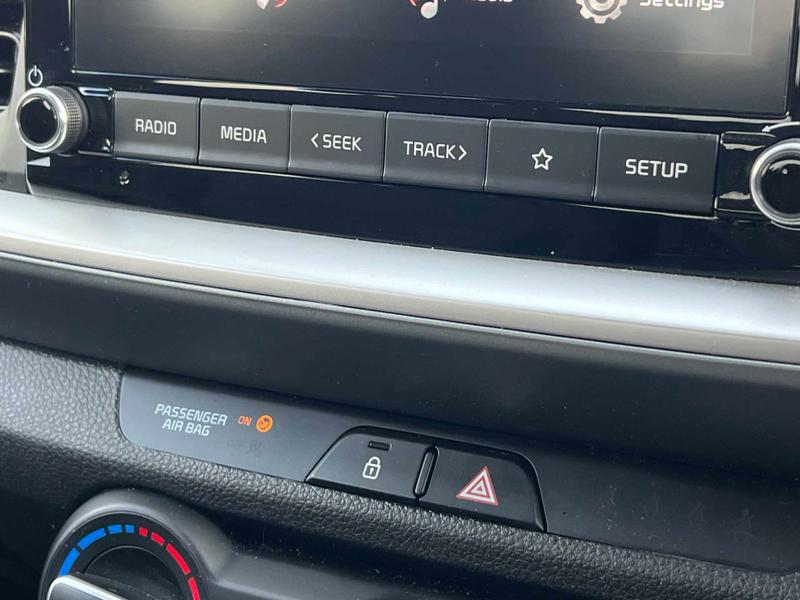 Used Kia Stonic 2023 for sale - 76631365: Photo 29