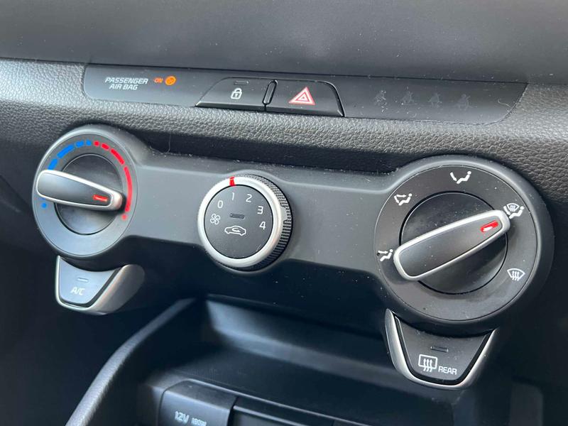 Used Kia Stonic 2023 for sale - 76631365: Photo 30