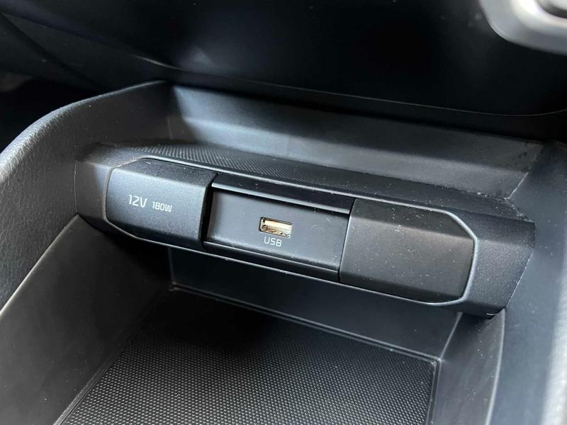 Used Kia Stonic 2023 for sale - 76631365: Photo 31