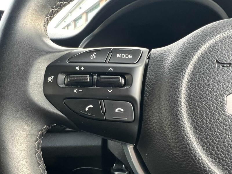 Used Kia Stonic 2023 for sale - 76631365: Photo 33