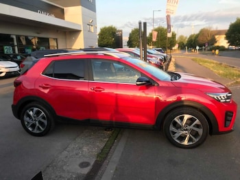 Used Kia Stonic 2024 for sale - 78918182: Photo