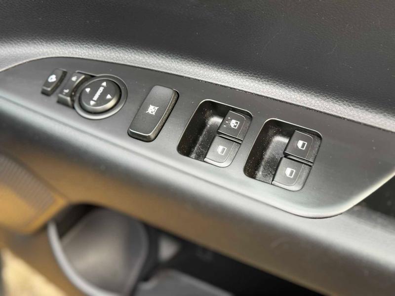 Used Kia Stonic 2023 for sale - 78209909: Photo 18