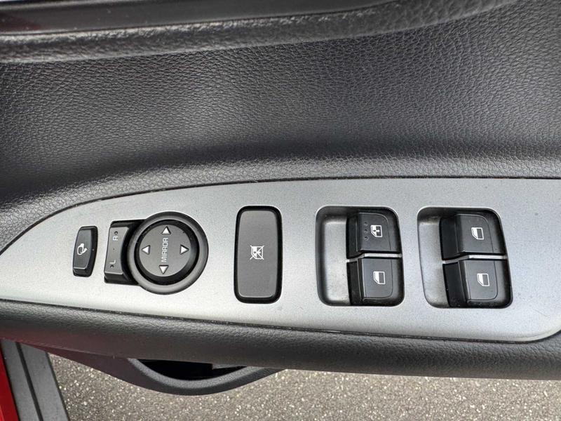 Used Kia Stonic 2023 for sale - 75997406: Photo 23