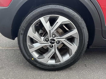 Used Kia Stonic 2023 for sale - 75997406: Photo