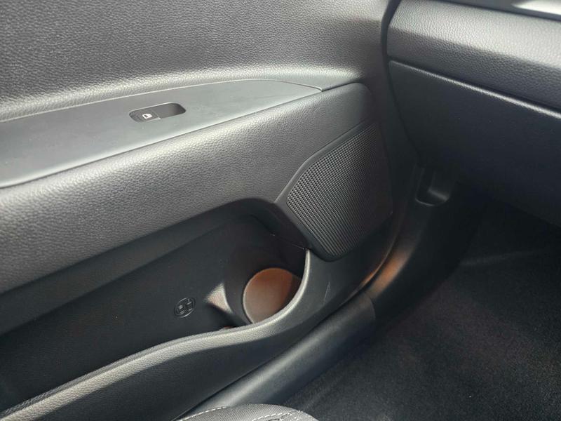 Used Kia Stonic 2025 for sale - 77399516: Photo 37