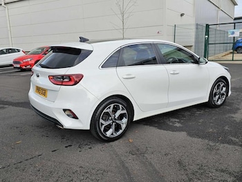 Used Kia Ceed 2019 for sale - 76350448: Photo