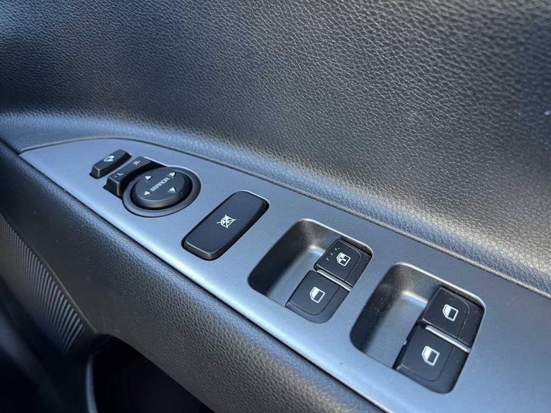 Used Kia Stonic for sale - 76017185: Photo 34