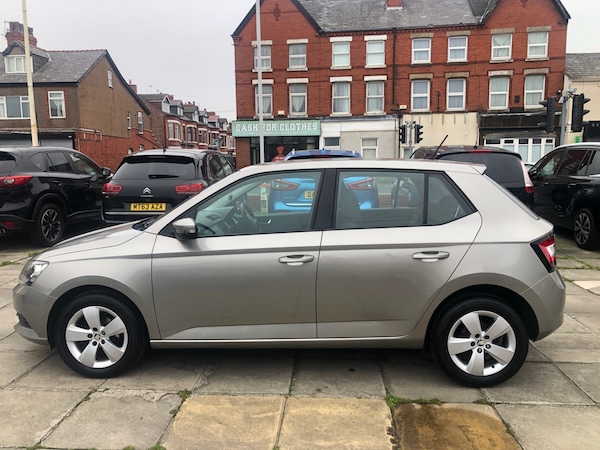 Used Skoda Fabia 2015 for sale - 76265498: Photo 4