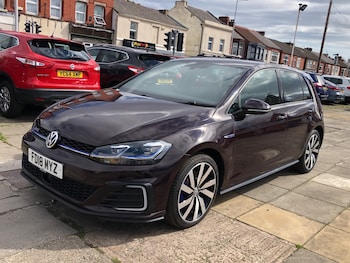 Used Volkswagen Golf 2018 for sale - 76103984: Photo