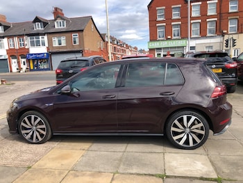 Used Volkswagen Golf 2018 for sale - 76103984: Photo