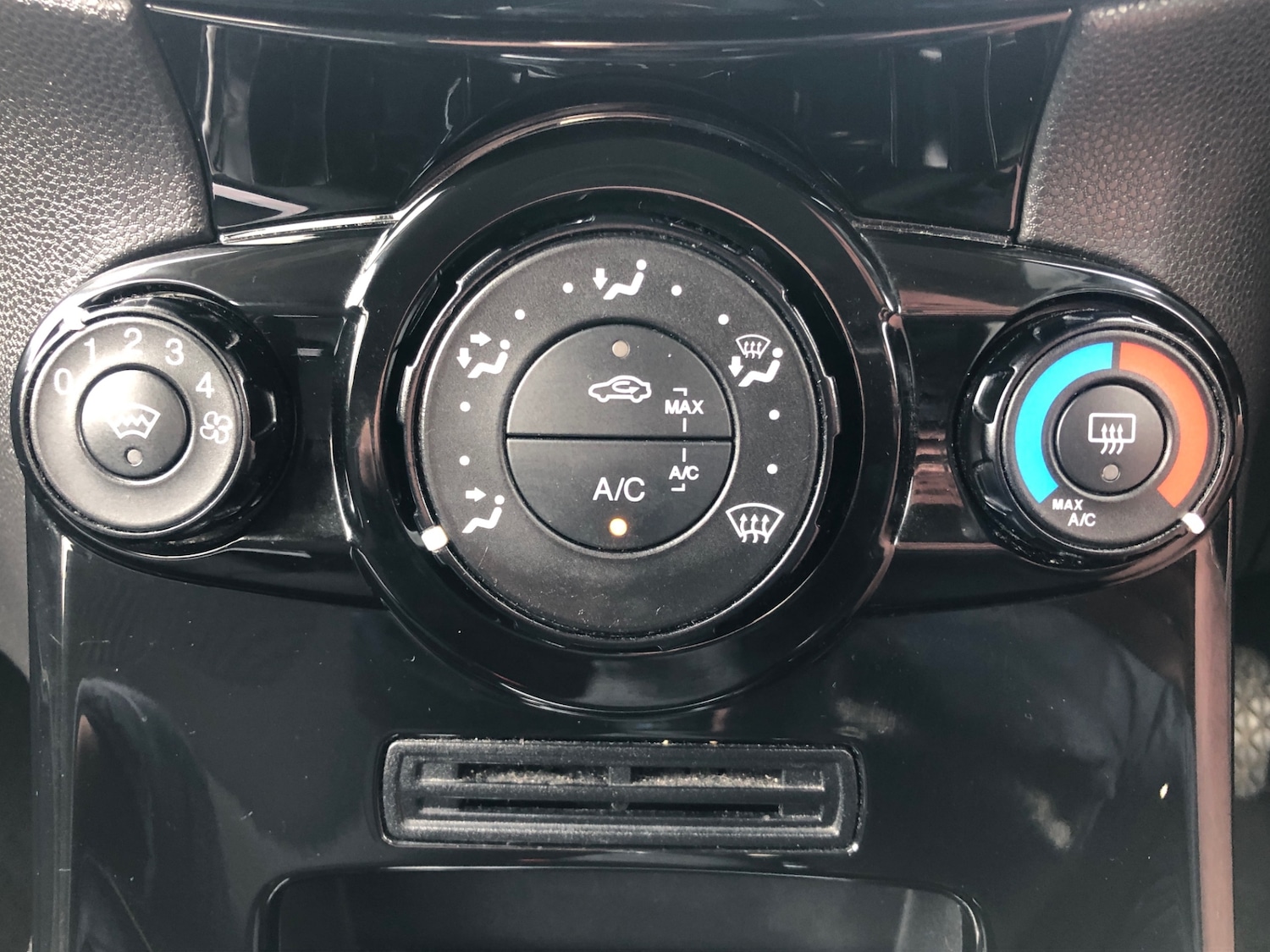 Used Ford Fiesta 2016 for sale - 76117121: Photo 10