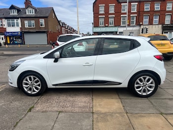 Used Renault Clio 2017 for sale - 78897799: Photo