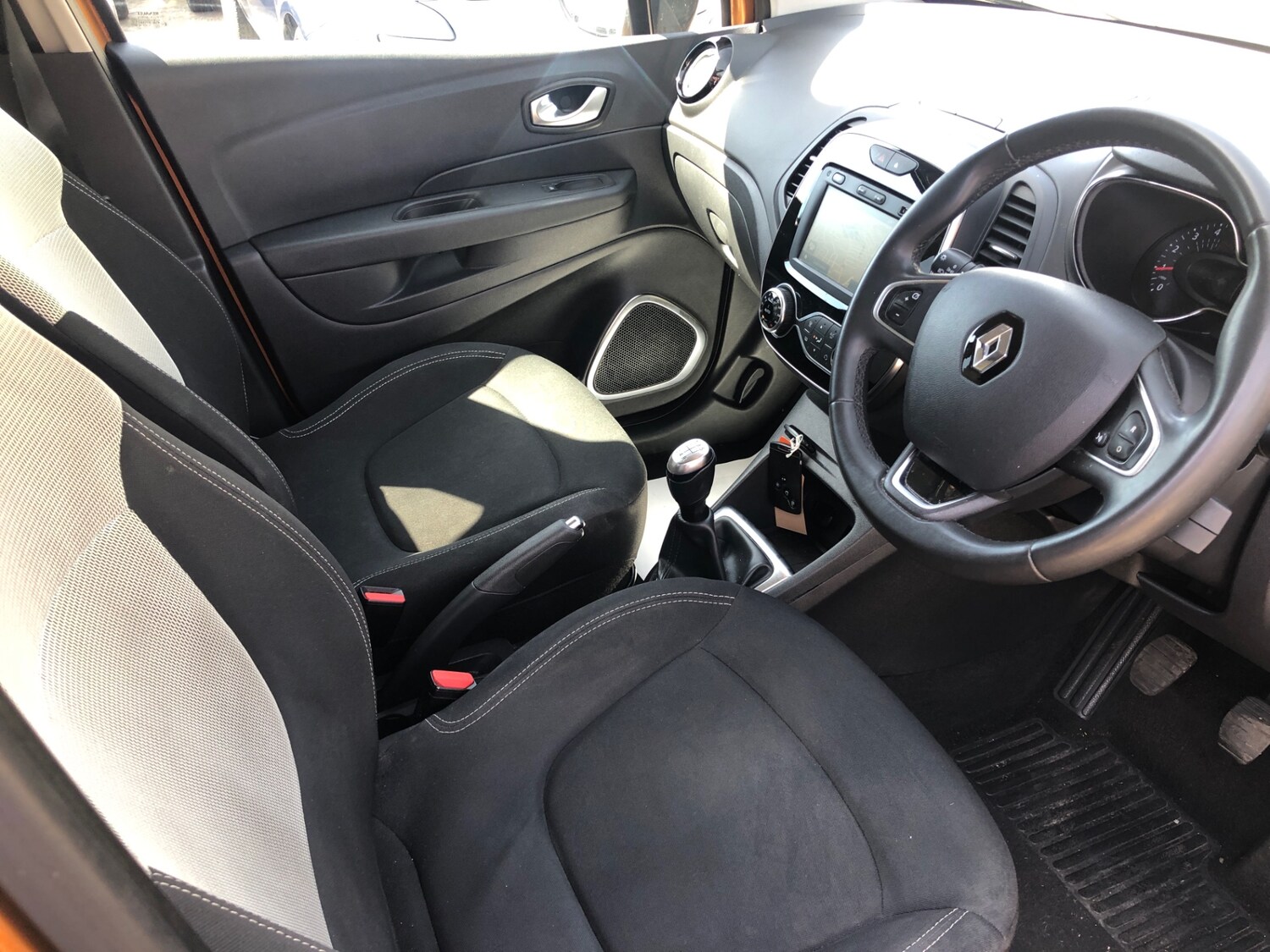 Used Renault Captur 2019 for sale - 76103958: Photo 8