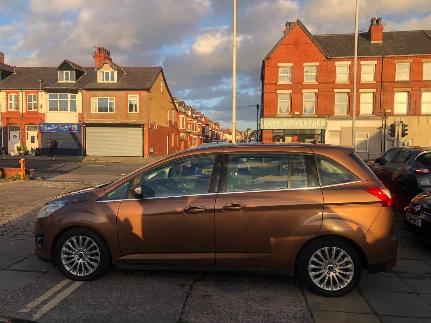 Used Ford Grand C-Max 2013 for sale - 76102756: Photo 4
