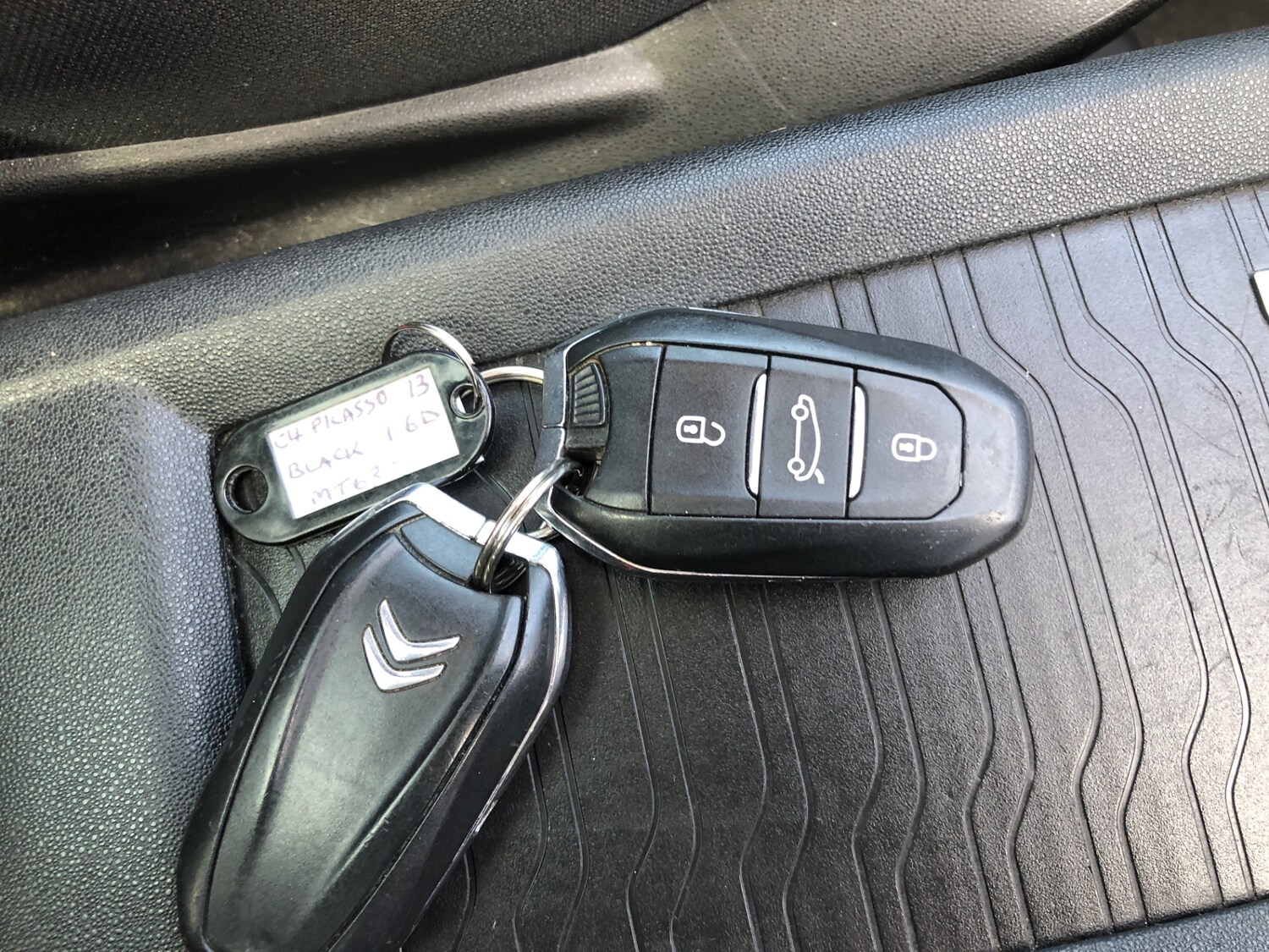 Used Citroen C4 Picasso 2013 for sale - 76102601: Photo 32