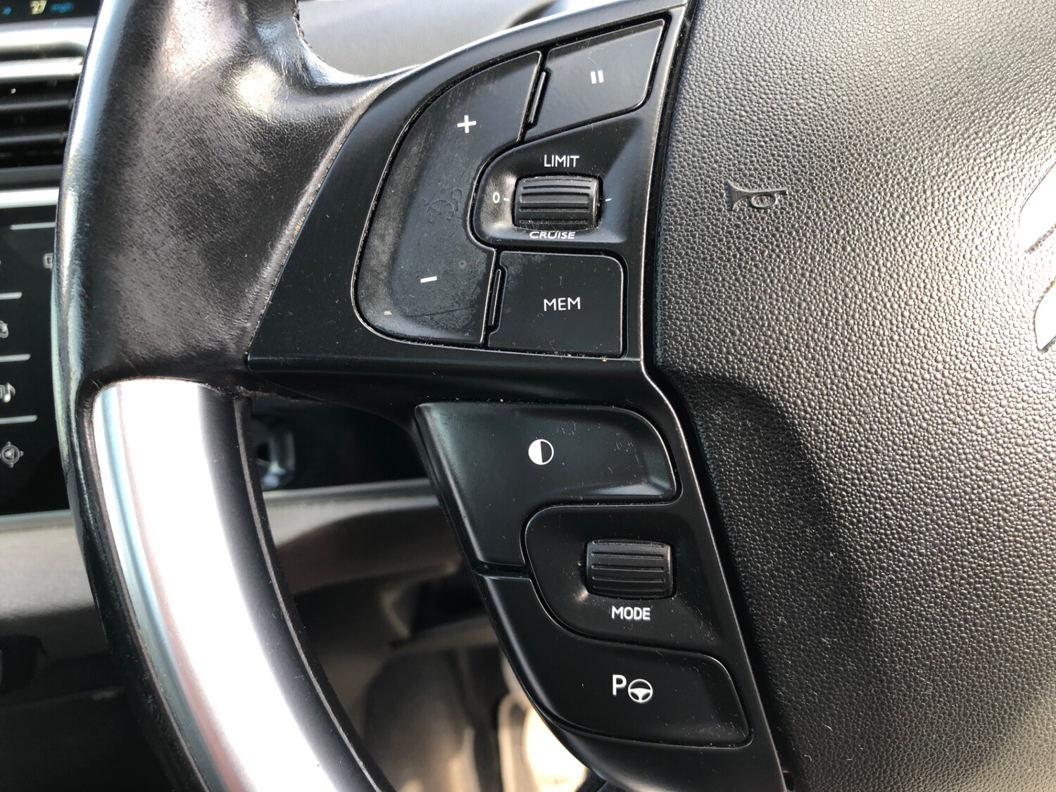 Used Citroen C4 Picasso 2013 for sale - 76102601: Photo 35