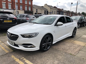 Used Vauxhall Insignia 2017 for sale - 76103979: Photo