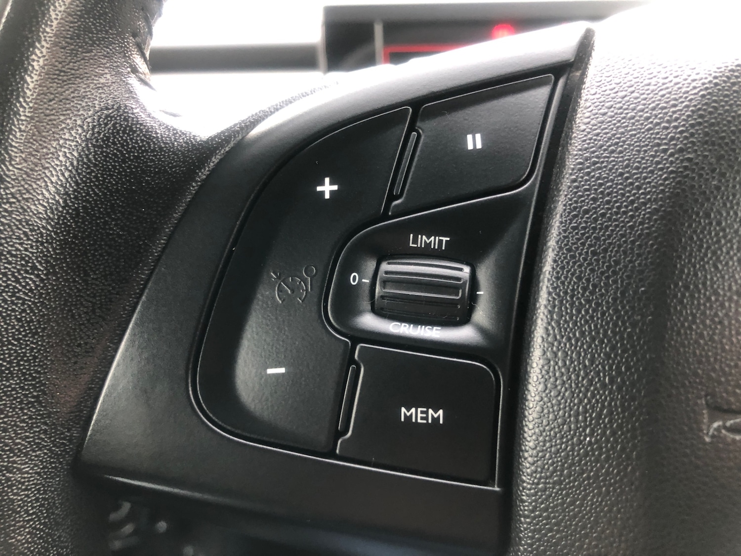 Used Citroen C4 Cactus 2015 for sale - 76490874: Photo 16