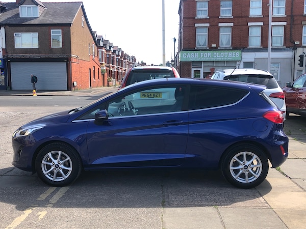 Used Ford Fiesta 2017 for sale - 76102629: Photo 4