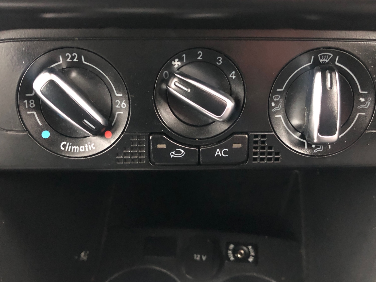 Used Volkswagen Polo 2010 for sale - 77618394: Photo 11