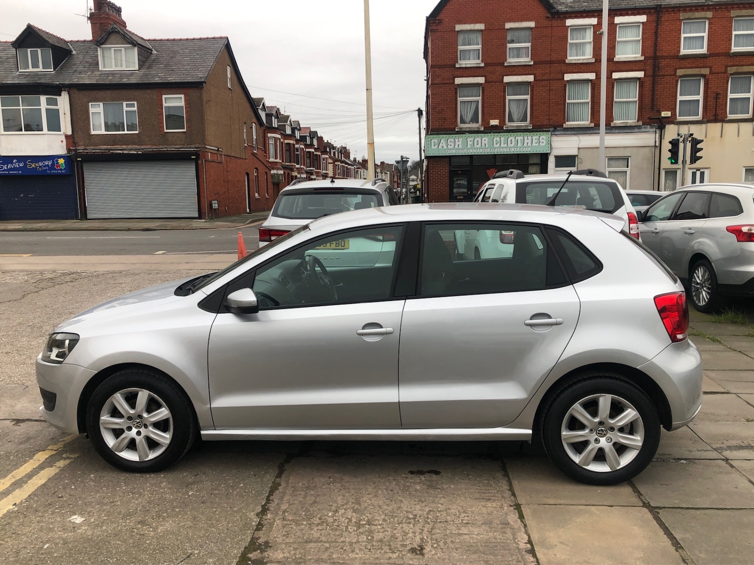 Used Volkswagen Polo 2010 for sale - 77618394: Photo 4