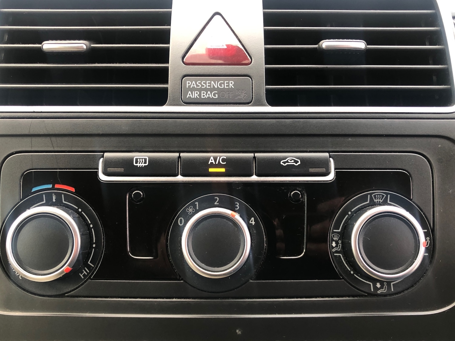 Used Volkswagen Touran 2012 for sale - 77487085: Photo 12