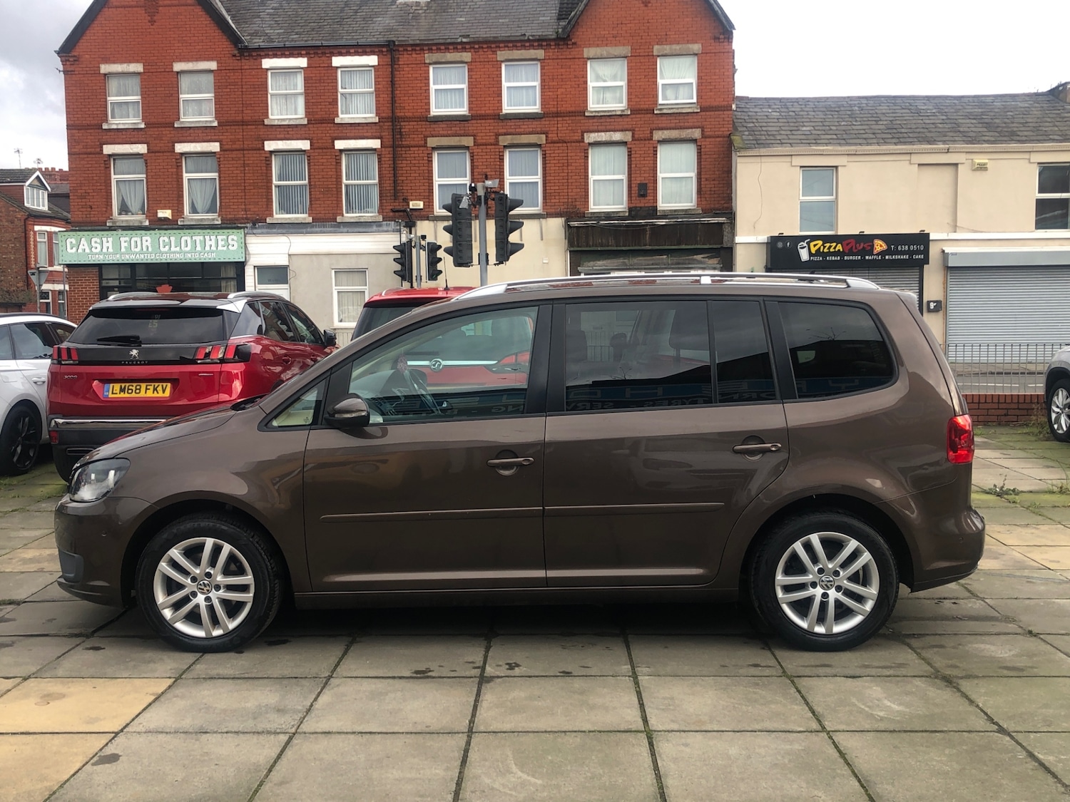 Used Volkswagen Touran 2012 for sale - 77487085: Photo 4