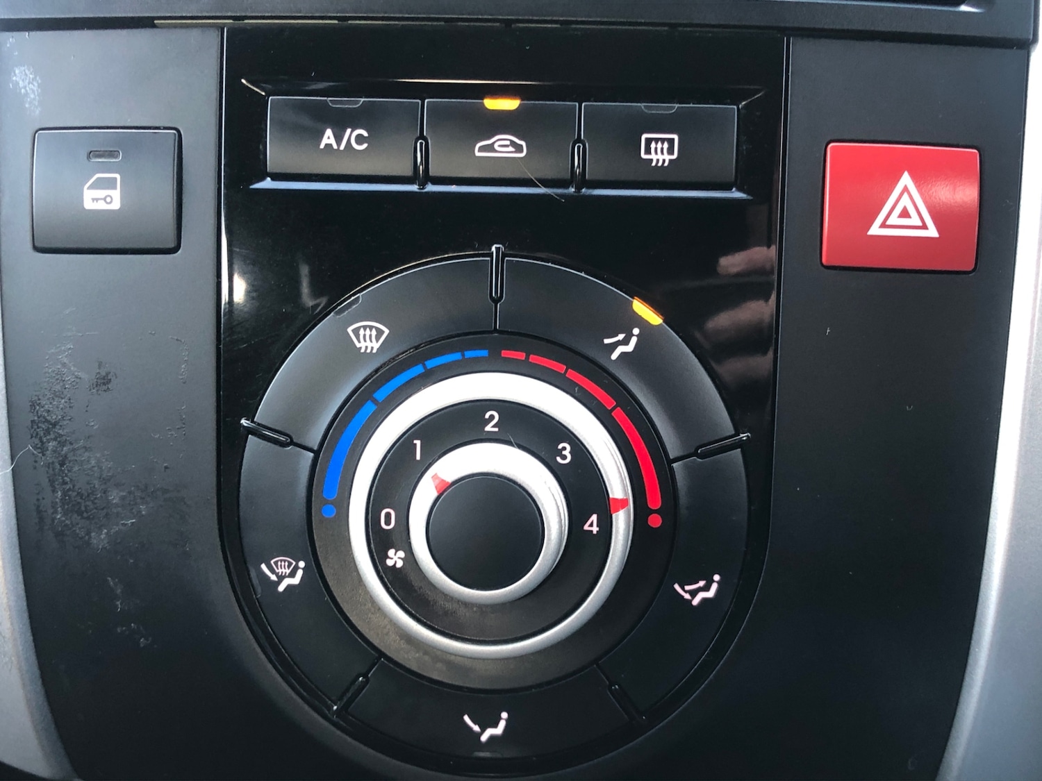 Used Kia Venga 2011 for sale - 76858961: Photo 10