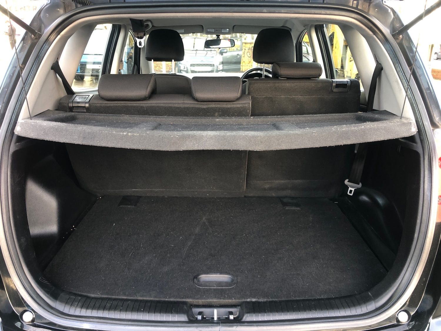 Used Kia Venga 2011 for sale - 76858961: Photo 14