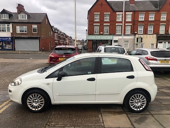 Used Fiat Punto 2012 for sale - 77297116: Photo