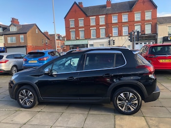 Used Peugeot 2008 2017 for sale - 77045796: Photo