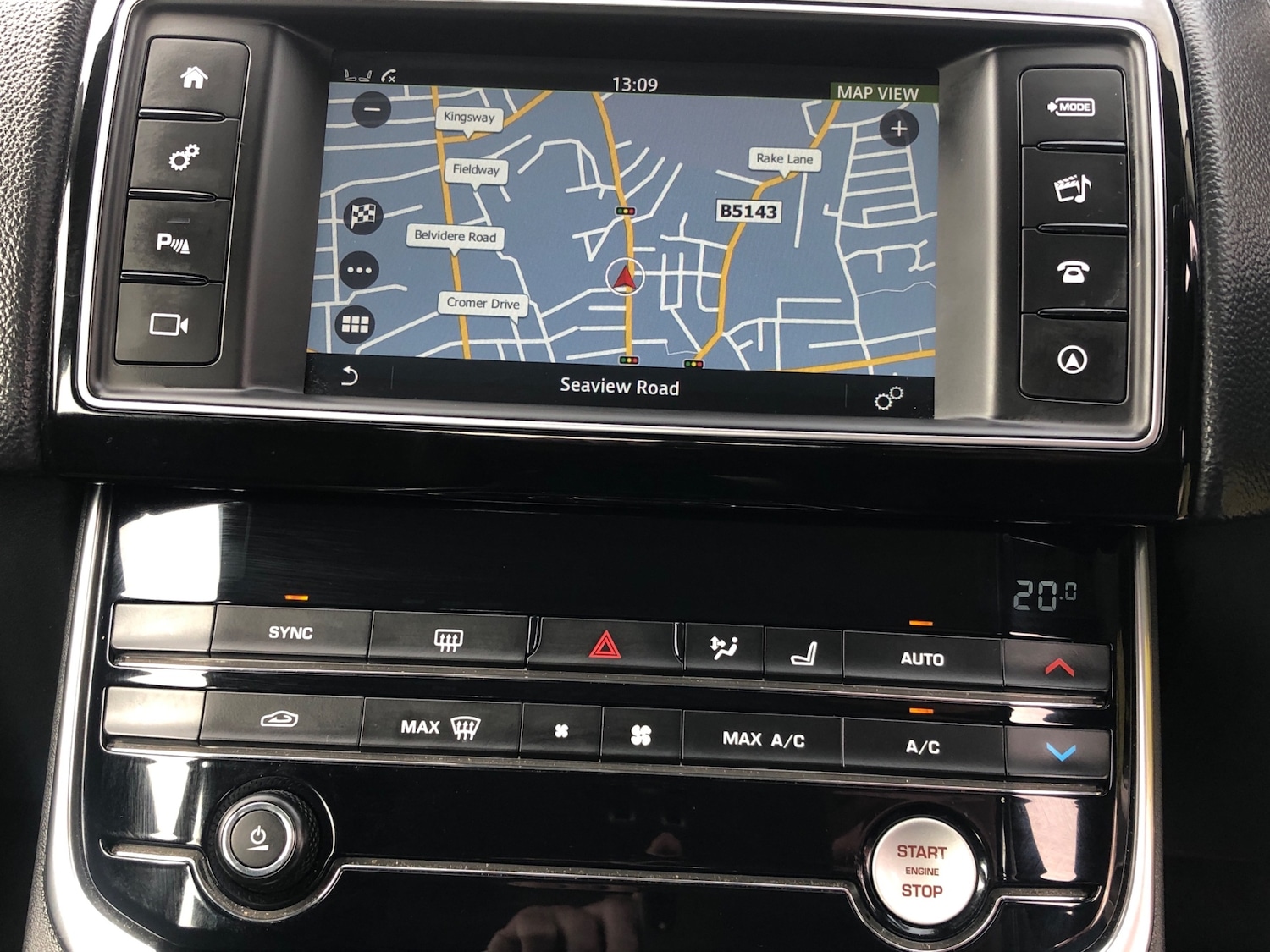 Used Jaguar XE 2017 for sale - 76102834: Photo 11