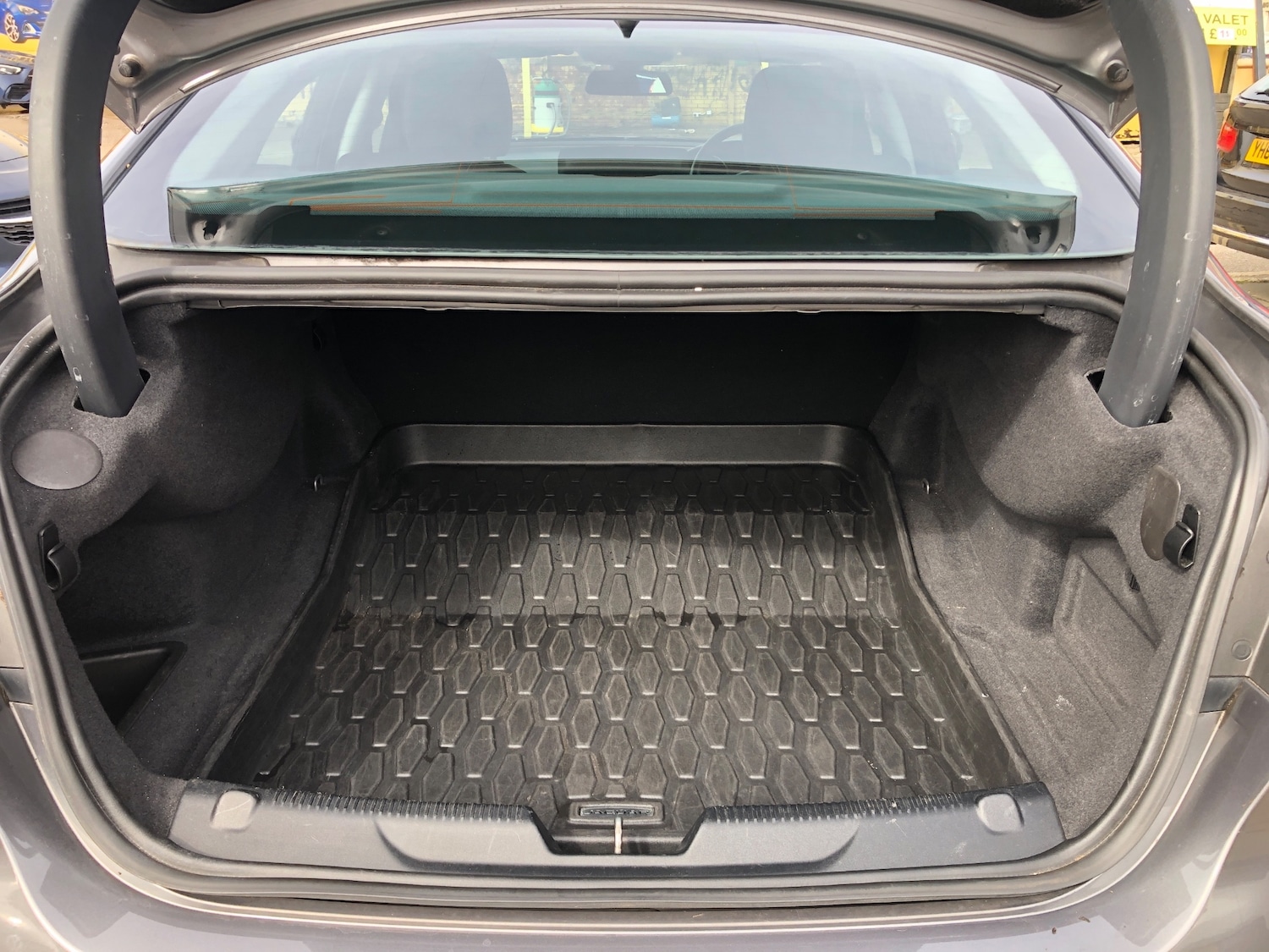 Used Jaguar XE 2017 for sale - 76102834: Photo 14