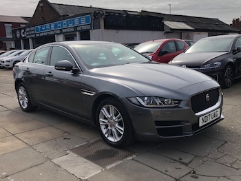 Used Jaguar XE 2017 for sale - 76102834: Photo